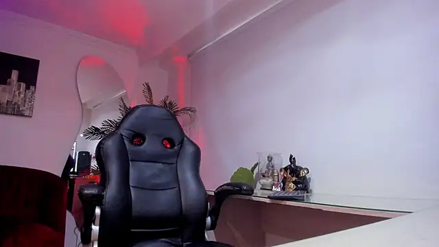 Meghan320 online show from April 2026 11:32:01 AM