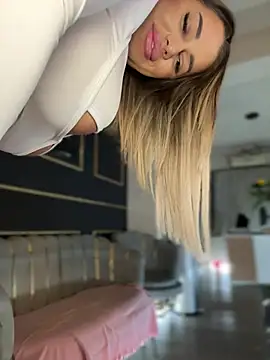 KirstieVegas online show from January 2025 07:31:02 PM