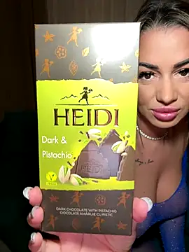 KirstieVegas online show from October 2025 04:52:01 PM