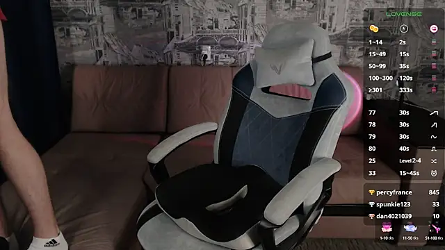 Snapshot of Oliver_Fresh chatting on December 2024 12:12:02 PM Oliver Fresh online show from December 2024 12:12:02 PM