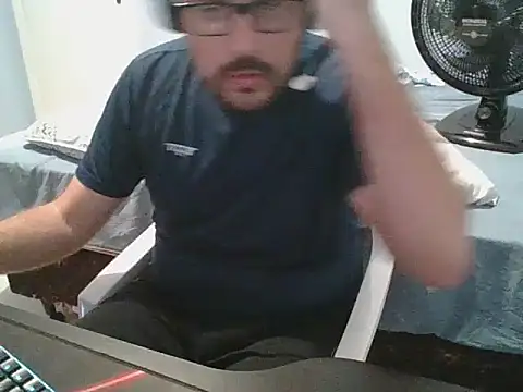 Snapshot of SuyNey chatting on March 2026 02:26:01 AM SuyNey online show from March 2026 02:26:01 AM