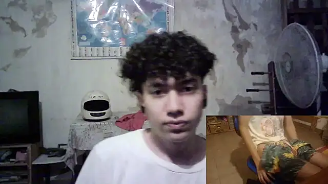 Snapshot of Emv2 chatting on January 2026 05:33:02 AM Emv2 online show from January 2026 05:33:02 AM