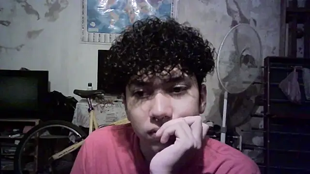 Snapshot of Emv2 chatting on February 2026 01:55:01 AM Emv2 online show from February 2026 01:55:01 AM