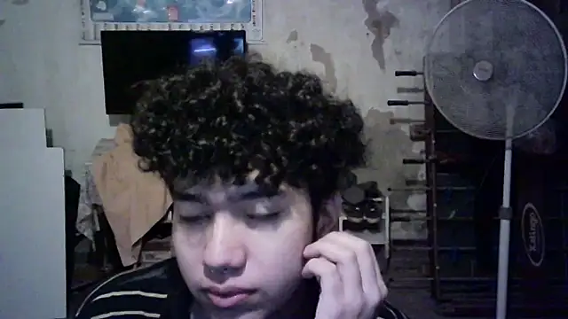 Snapshot of Emv2 chatting on February 2026 06:36:02 AM Emv2 online show from February 2026 06:36:02 AM