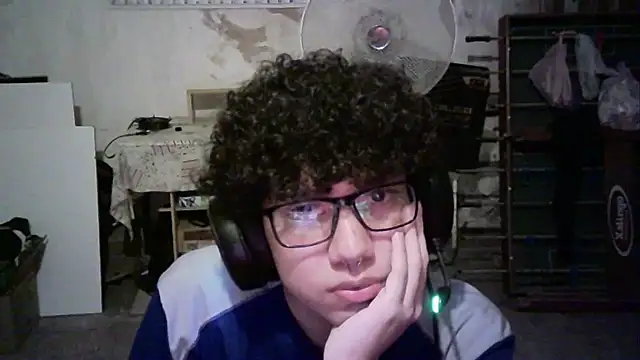 Snapshot of Emv2 chatting on March 2026 02:49:02 AM Emv2 online show from March 2026 02:49:02 AM