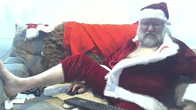 Snapshot of SexySantaC chatting on December 2024 04:09:01 PM SexySantaC online show from December 2024 04:09:01 PM