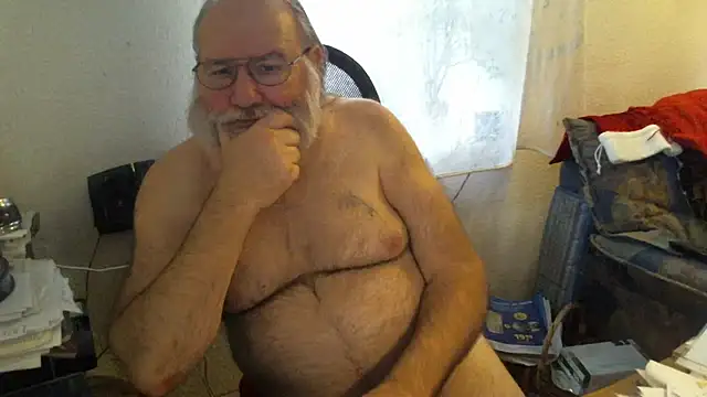 Snapshot of SexySantaC chatting on December 2024 12:38:02 PM SexySantaC online show from December 2024 12:38:02 PM