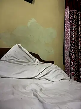 Sexyslimguyy online show from November 2025 03:58:02 PM