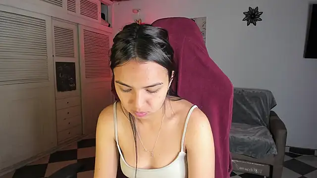 Miss Nicole online show from January 2025 01:44:01 AM