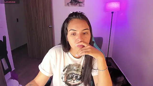 Miss Nicole online show from March 2026 01:30:01 PM