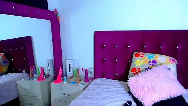 Jenng18 online show from September 2025 10:24:02 PM