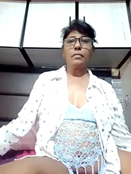 MsAttitude online show from April 2026 05:38:02 PM