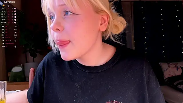 LisaLaas online show from December 2025 02:55:01 PM