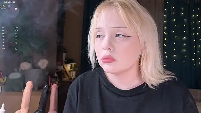 LisaLaas online show from January 2026 01:49:02 PM