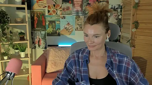 MistyBarnes online show from March 2025 03:27:01 PM