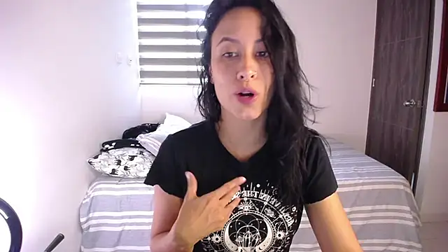 amyharlow 1 online show from December 2025 10:05:01 PM