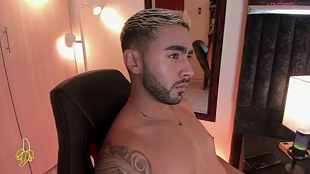 ItsMeEros online show from October 2025 11:58:02 PM