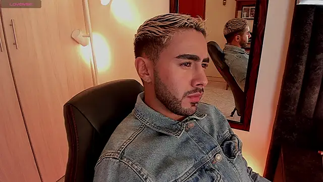 ItsMeEros online show from October 2025 08:52:01 PM