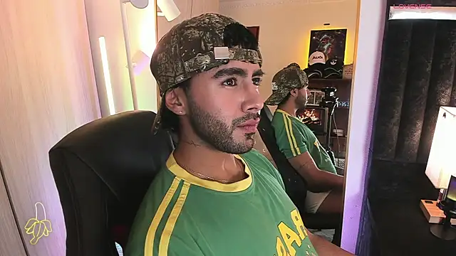 Snapshot of ItsMeEros chatting on June 2026 10:35:01 PM ItsMeEros online show from June 2026 10:35:01 PM