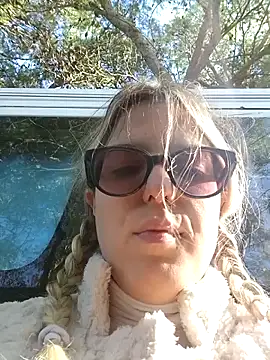 dolcehelena993 online show from November 2025 10:15:01 AM