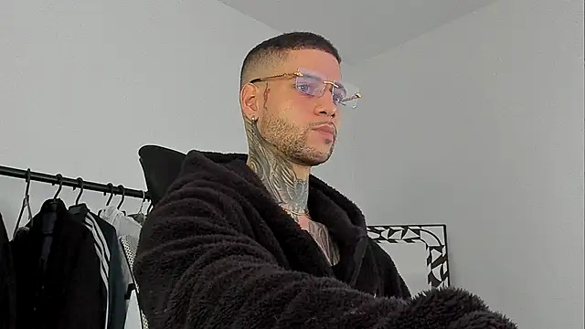  jamesleandros1 online show from October 2025 07:36:01 PM