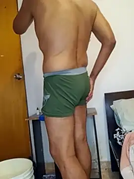 Snapshot of Daddy1972 chatting on January 2025 10:08:01 PM Daddy1972 online show from January 2025 10:08:01 PM