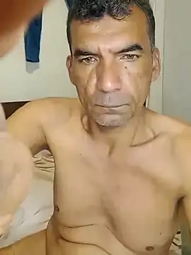 Snapshot of Daddy1972 chatting on January 2025 09:36:01 PM Daddy1972 online show from January 2025 09:36:01 PM