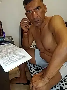 Snapshot of Daddy1972 chatting on February 2025 01:22:02 PM Daddy1972 online show from February 2025 01:22:02 PM