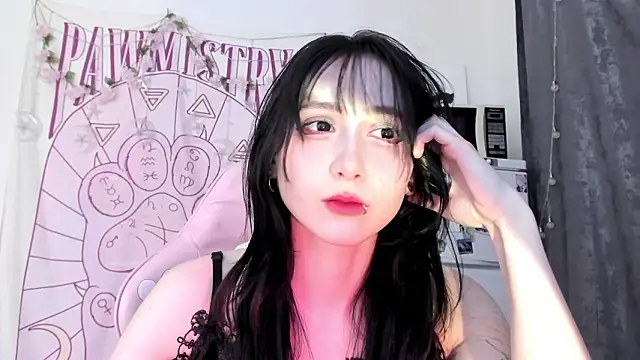 Holy420lolii online show from February 2026 07:51:01 PM