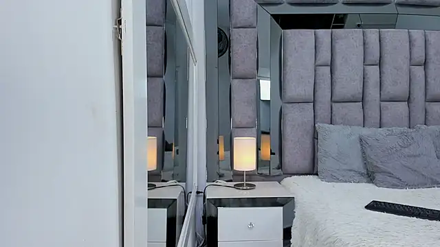 EMMAHILL1 online show from December 2025 11:16:02 AM