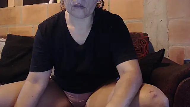 Snapshot of DevoraAmateur chatting on February 2025 11:42:02 AM DevoraAmateur online show from February 2025 11:42:02 AM