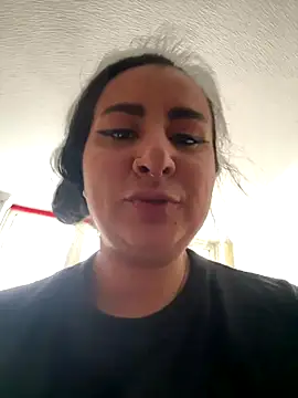 Abril Luv online show from November 2025 01:43:03 PM