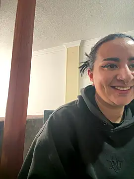 Abril Luv online show from January 2026 01:37:02 PM