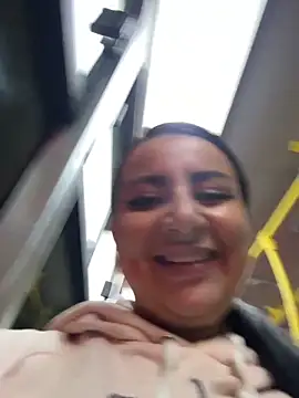 Abril Luv online show from February 2026 01:21:02 AM