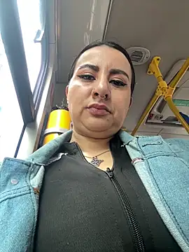 Abril Luv online show from February 2026 12:16:01 PM