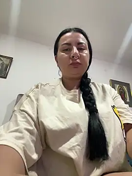Snapshot of Abril_Luv chatting on June 2026 12:35:02 AM Abril Luv online show from June 2026 12:35:02 AM
