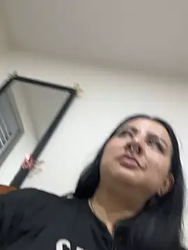 Snapshot of Abril_Luv chatting on July 2026 01:46:02 AM Abril Luv online show from July 2026 01:46:02 AM