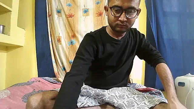 Cute boy2000 online show from January 2025 11:24:01 AM