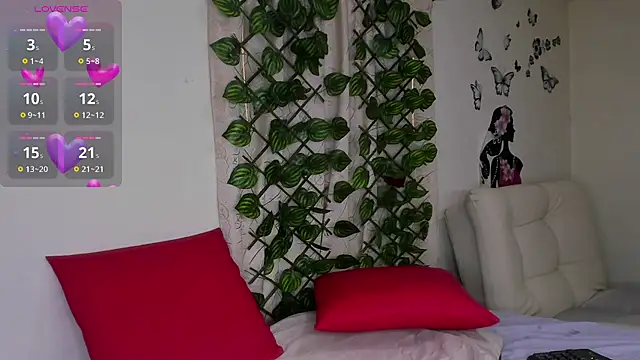 Juli Castillo8 online show from October 2025 01:40:02 PM