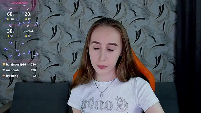 Snapshot of _mira_cle_ chatting on January 2025 03:20:01 AM  mira cle  online show from January 2025 03:20:01 AM