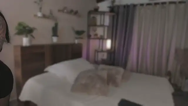 Snapshot of VampGirl1 chatting on May 2026 12:44:01 PM VampGirl1 online show from May 2026 12:44:01 PM