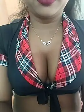 Snapshot of ANGE-MOU chatting on January 2026 02:17:01 AM ANGE-MOU online show from January 2026 02:17:01 AM