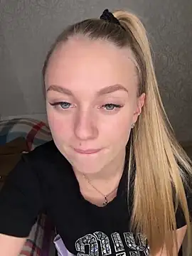 Snapshot of Barbie_Lis chatting on December 2024 12:06:01 PM Barbie Lis online show from December 2024 12:06:01 PM