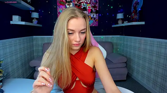 Snapshot of Barbie_Lis chatting on December 2024 11:25:01 PM Barbie Lis online show from December 2024 11:25:01 PM