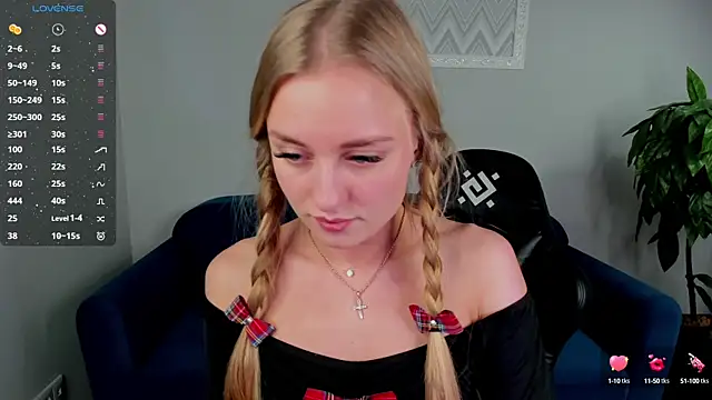 Snapshot of Barbie_Lis chatting on March 2025 04:14:01 AM Barbie Lis online show from March 2025 04:14:01 AM