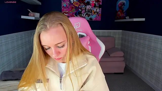 Snapshot of Barbie_Lis chatting on November 2025 01:31:01 AM Barbie Lis online show from November 2025 01:31:01 AM