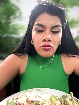 Insane Issa online show from December 2025 07:10:01 PM