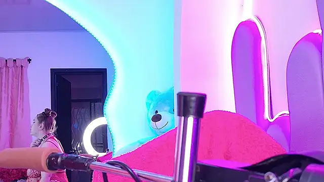 NathaxaLeans online show from April 2026 11:47:01 AM