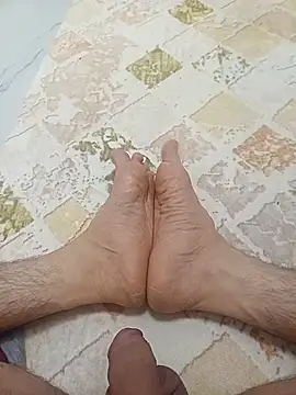 Hardapple01 online show from February 2026 04:09:01 AM