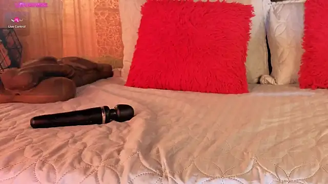 MishaKinki online show from November 2025 07:02:02 PM